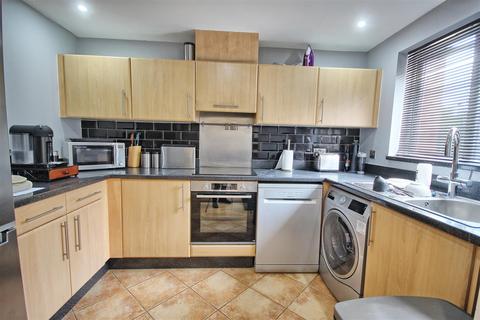 2 bedroom apartment for sale, Sutton Court, Ware SG12