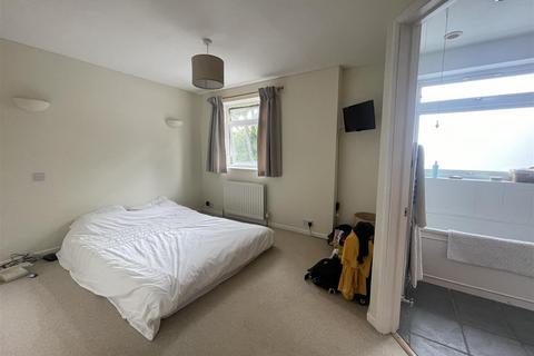 4 Brinds Close, Sonning Common, Reading, RG4 9SR