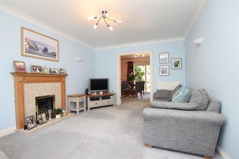 4 bedroom detached house for sale, Darenth Park Avenue, Dartford