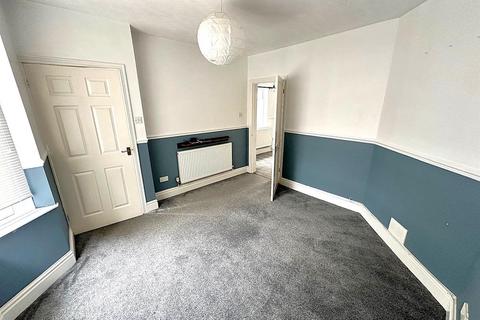 3 bedroom semi-detached house to rent, Poole Street, Stourbridge, West Midlands