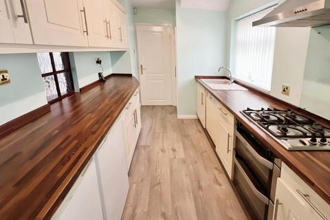 3 bedroom semi-detached house to rent, Meadow Drive, Chapeltown, Sheffield