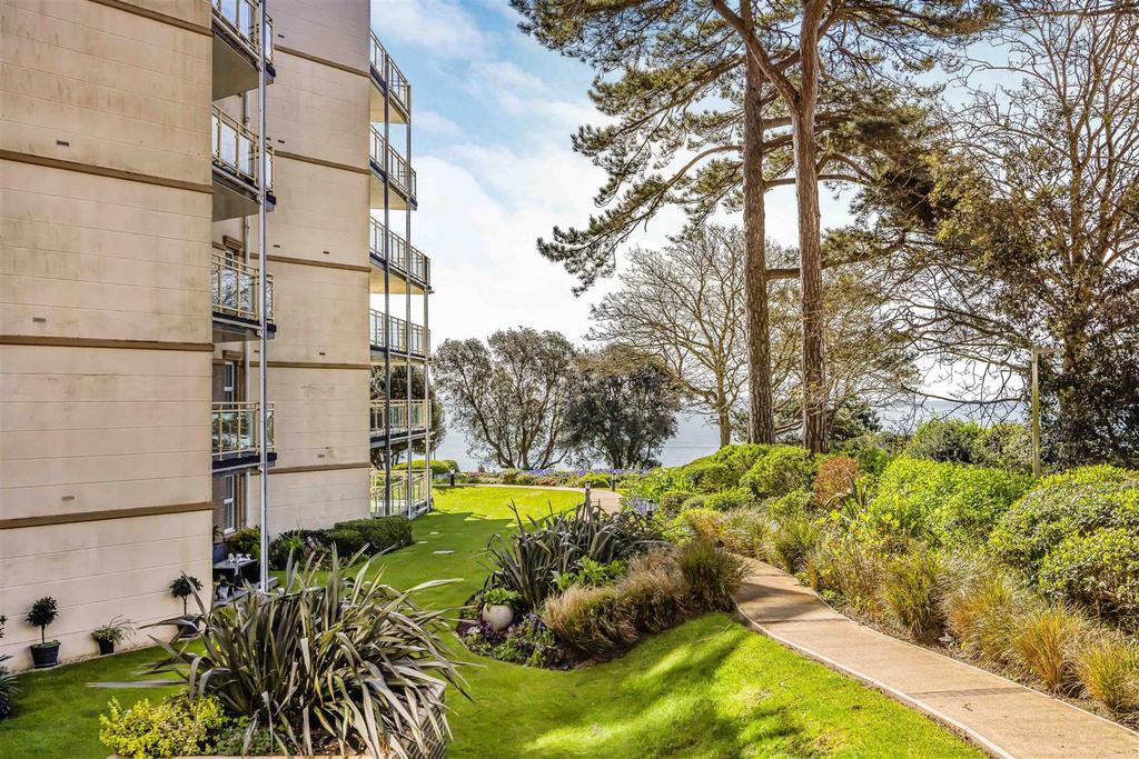 Flat 12, Bay View Gardens 14b, West Cliff Road, Bo