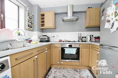 2 bedroom flat for sale, Gladbeck Way, Enfield - Ground Floor Modern Apartment