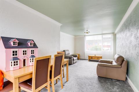 3 bedroom end of terrace house for sale, Caporn Close, Bulwell NG6