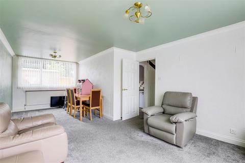 3 bedroom end of terrace house for sale, Caporn Close, Bulwell NG6