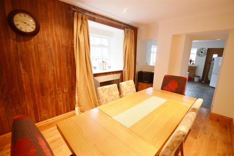2 bedroom apartment to rent, Flat 4, Woodstock House, Cowbridge, Vale Of Glamorgan, CF71 7AF
