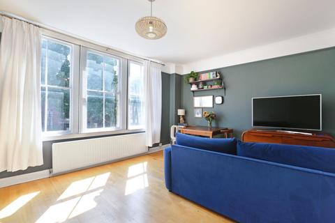 1 bedroom flat for sale, Southampton Way, London, SE5