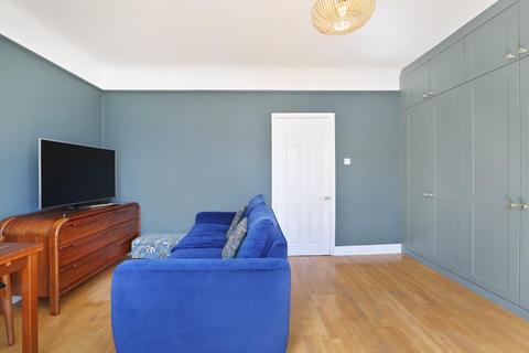 1 bedroom flat for sale, Southampton Way, London, SE5
