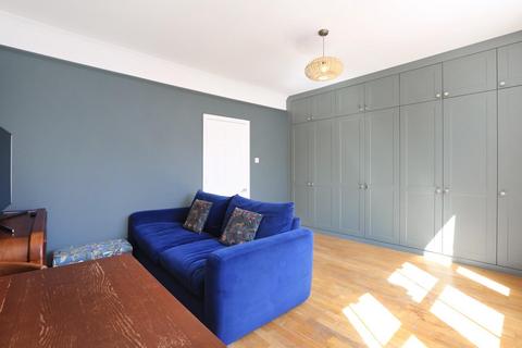 1 bedroom flat for sale, Southampton Way, London, SE5