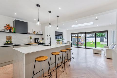 16 Northfield Crescent, Cheam, Sutton, SM3 9SU