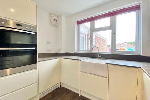 3 bedroom terraced house to rent, Paddock Garden, Bristol