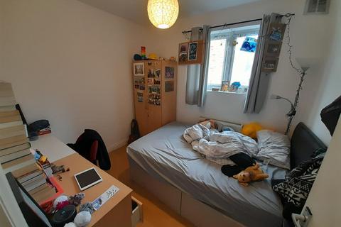 3 bedroom flat to rent, North End Road, Fulham