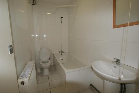 2 bedroom flat to rent, North End Road, Fulham