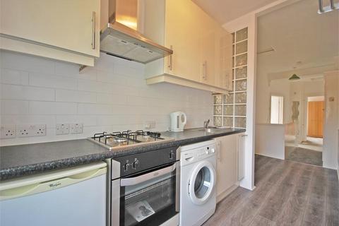 2 bedroom flat to rent, London Road, Twickenham