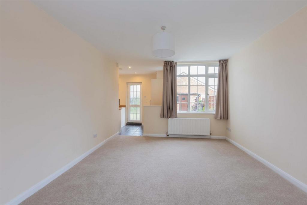 70 Royston Way-10.jpg