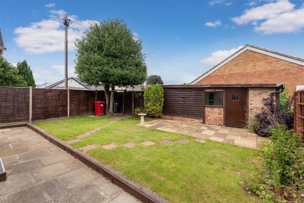 70 Royston Way-3.jpg