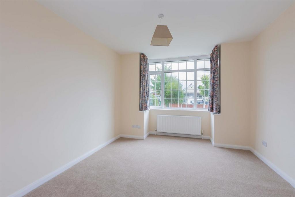 70 Royston Way-14.jpg