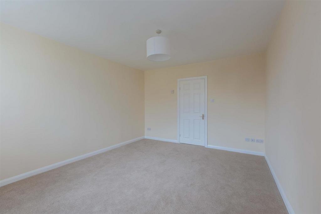 70 Royston Way-9.jpg