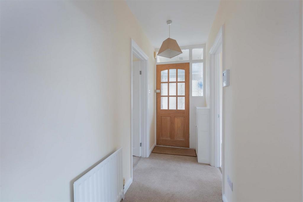 70 Royston Way-11.jpg
