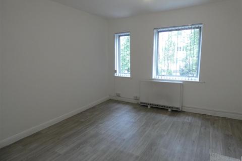 2 bedroom apartment to rent, Bridge Road, Maidenhead