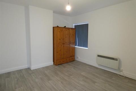 2 bedroom apartment to rent, Bridge Road, Maidenhead