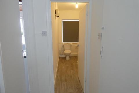 2 bedroom apartment to rent, Bridge Road, Maidenhead