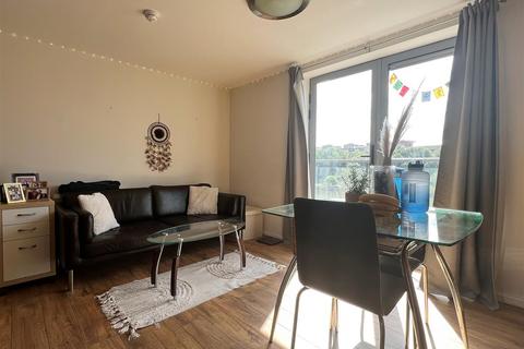 2 bedroom apartment to rent, Hanover Mill, Quayside