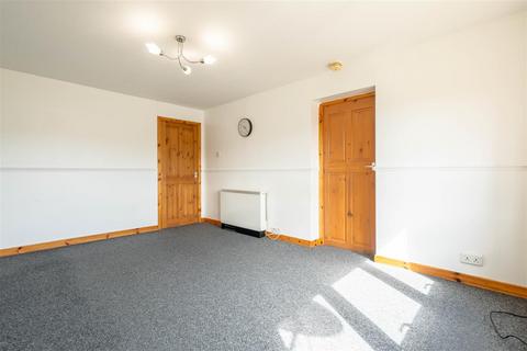 2 bedroom flat for sale, Lingay Court, Perth