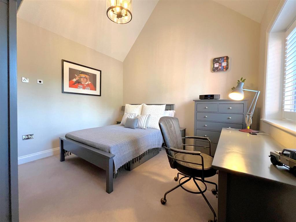 Bed 2.2.jpg