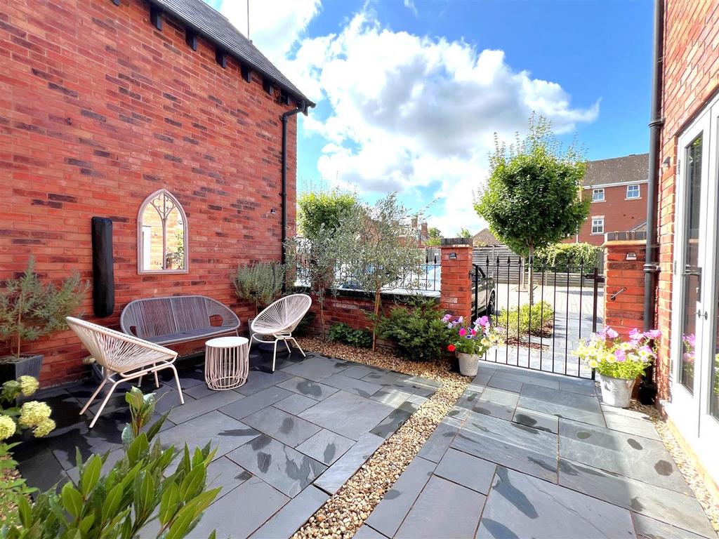 Garden 3.jpg