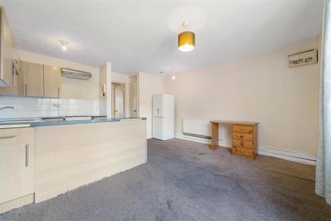 1 bedroom flat for sale, Sycamore Grove, Anerley, SE20