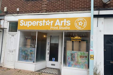 Shop to rent, New Broadway, Worthing BN11