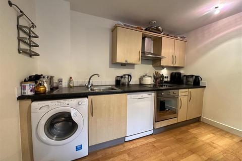 1 bedroom flat to rent, Hamilton Court Montague Street Bristol