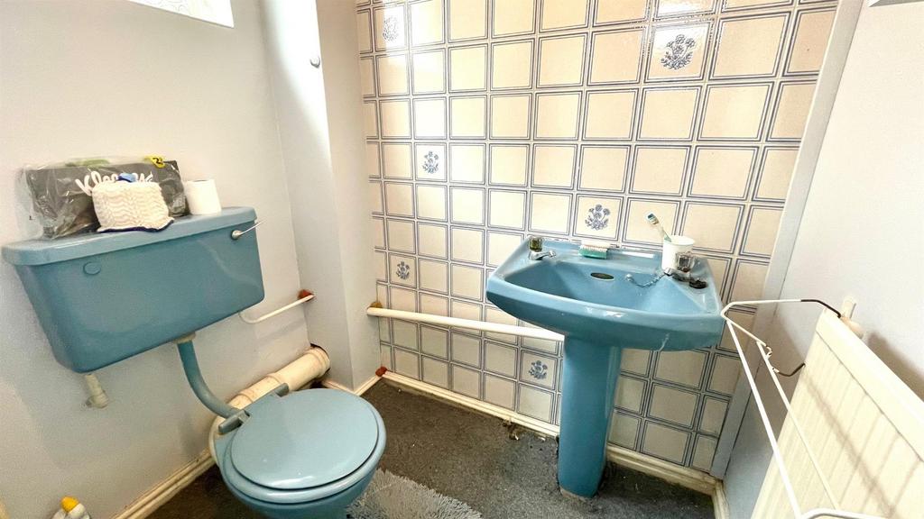 2 piece cloakroom