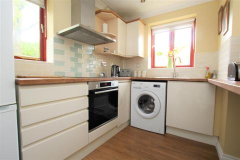 2 bedroom end of terrace house to rent, Brocks Close, Dibden Purlieu, Southampton