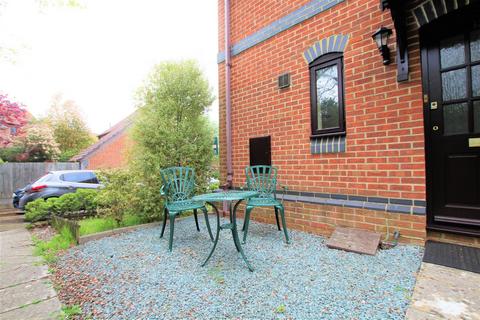 2 bedroom end of terrace house to rent, Brocks Close, Dibden Purlieu, Southampton