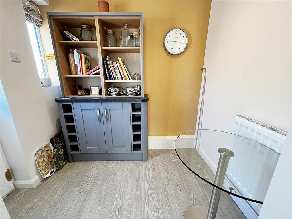 Side entrance hall