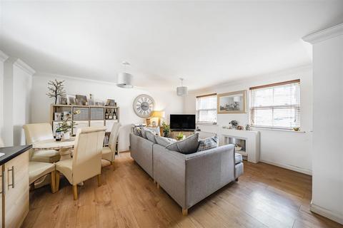 2 bedroom flat for sale, Wellington Street, Bedford