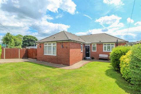 2 bedroom detached bungalow for sale, Holywell Lane, Castleford WF10