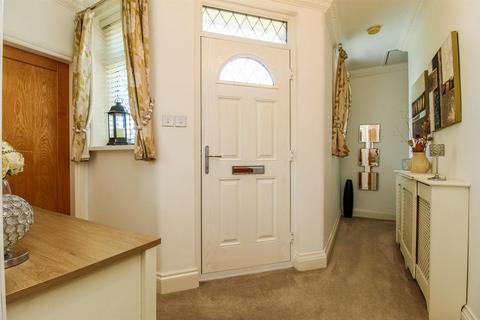 2 bedroom detached bungalow for sale, Holywell Lane, Castleford WF10