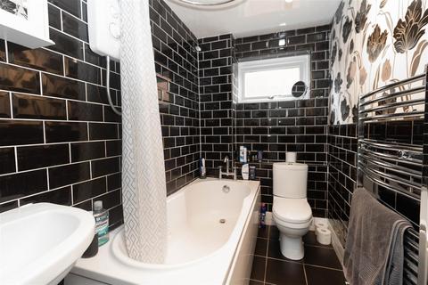 2 bedroom end of terrace house for sale, Launceston Close, Newcastle Upon Tyne