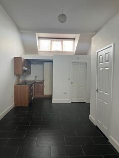 1 bedroom flat to rent, Flat 1, 122 Courtney Street, Hull, HU8 7QF