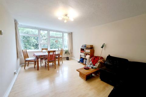 3 bedroom flat for sale, Falkland Grove, Dorking, Surrey, RH4