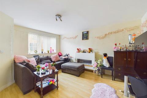 3 bedroom end of terrace house for sale, Slaters Way, Nottingham NG5