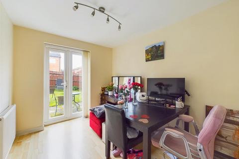 3 bedroom end of terrace house for sale, Slaters Way, Nottingham NG5