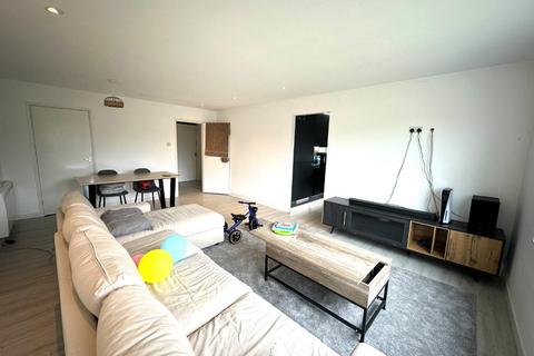 2 bedroom apartment for sale, Burrows Court, Lumbertubs, Northampton NN3