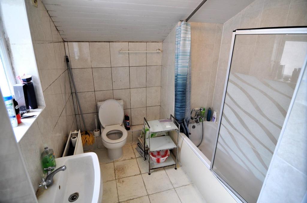En-Suite Bathroom