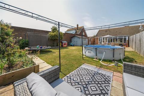 2 bedroom semi-detached bungalow for sale, Thirlmere Avenue, Ramsgate