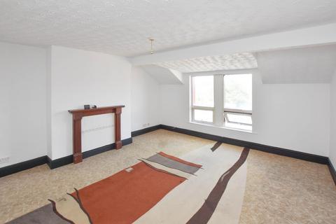 2 bedroom flat to rent, Dentons Green Lane, St. Helens, WA10 2QF
