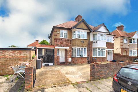 3 bedroom semi-detached house for sale, Midsummer Avenue, Hounslow TW4